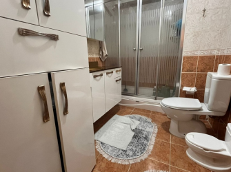 Güngören M.Çakmak'ta 2,Kat Kredili 3+1Ön Cephe 120 m2 Çift Balkonlu