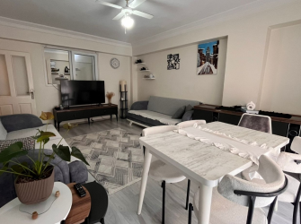 Güngören M.Çakmak'ta 2,Kat Kredili 3+1Ön Cephe 120 m2 Çift Balkonlu