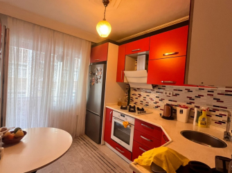 Güngören M.Çakmak'ta 2,Kat Kredili 3+1Ön Cephe 120 m2 Çift Balkonlu