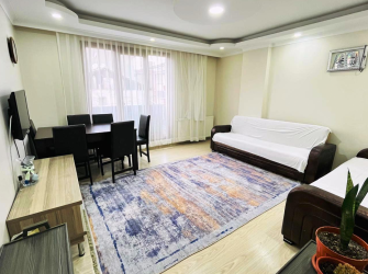 Bahçelievler'de 8 Yıllık Şirinevler Meydana Yakın 4,Kat  Asansörlü 2+1