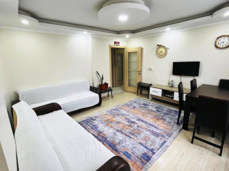 Bahçelievler'de 8 Yıllık Şirinevler Meydana Yakın 4,Kat  Asansörlü 2+1