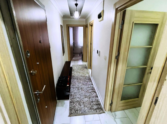 Bahçelievler'de 8 Yıllık Şirinevler Meydana Yakın 4,Kat  Asansörlü 2+1