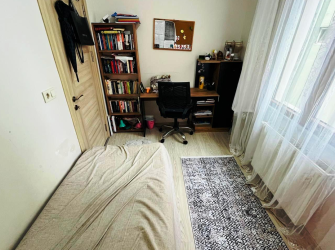 Bahçelievler'de 8 Yıllık Şirinevler Meydana Yakın 4,Kat  Asansörlü 2+1