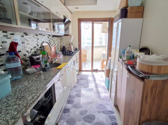 Bahçelievler Camlıkahve'de 4,Kat Asansörlü 8 Yıllık 100 m2 Ön Cephe