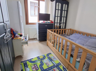 Bahçelievler Camlıkahve'de 4,Kat Asansörlü 8 Yıllık 100 m2 Ön Cephe