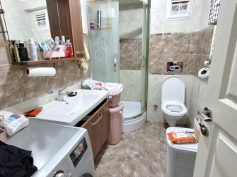 Bahçelievler Camlıkahve'de 4,Kat Asansörlü 8 Yıllık 100 m2 Ön Cephe