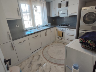 Bahçelievler Cumhuriyet'te 15 Yıllık Bina 3+1 Asansörlü 170 m2 Dubleks 