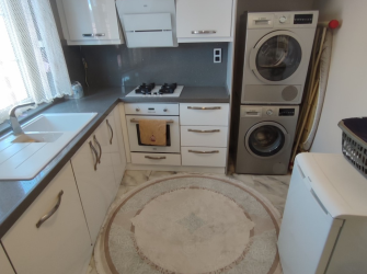 Bahçelievler Cumhuriyet'te 15 Yıllık Bina 3+1 Asansörlü 170 m2 Dubleks 