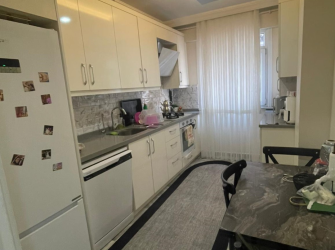 Bahçelievler Cumhuriyet'te 2,Kat Arsa Tapulu 3+1 İçi Yapılı Çift Balkonlu