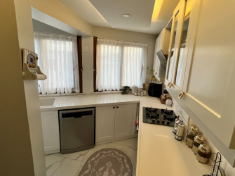 Bahçelievler'de Tek Daireli 5+1 Asansörlü Masrafsız 190 m2 Dubleks