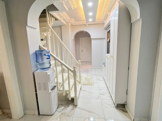 Bahçelievler'de Tek Daireli 5+1 Asansörlü Masrafsız 190 m2 Dubleks