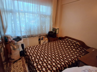 Bahçelievler Camlıkahve'de 1,Kat Kredili 3+1 Ön Cephe 100 m2 Balkonlu