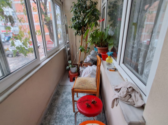 Bahçelievler Camlıkahve'de 1,Kat Kredili 3+1 Ön Cephe 100 m2 Balkonlu