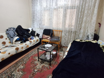 Bahçelievler Camlıkahve'de 1,Kat Kredili 3+1 Ön Cephe 100 m2 Balkonlu