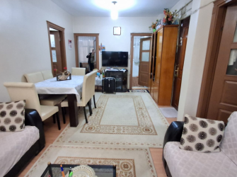 Bahçelievler Camlıkahve'de 1,Kat Kredili 3+1 Ön Cephe 100 m2 Balkonlu