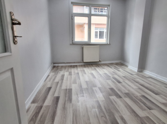 Güngören Sanayi'de 3+1 Kat Mülkiyetli 110 m2 İçi Yapılı Tek Daireli Dubleks