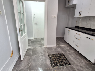 Güngören Sanayi'de 3+1 Kat Mülkiyetli 110 m2 İçi Yapılı Tek Daireli Dubleks