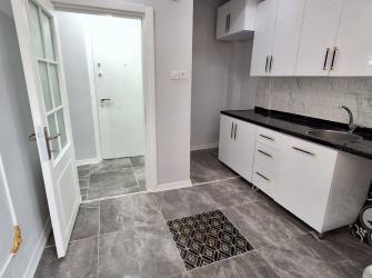 Güngören Sanayi'de 3+1 Kat Mülkiyetli 110 m2 İçi Yapılı Tek Daireli Dubleks