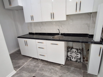 Güngören Sanayi'de 3+1 Kat Mülkiyetli 110 m2 İçi Yapılı Tek Daireli Dubleks