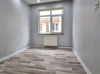 Güngören Sanayi'de 3+1 Kat Mülkiyetli 110 m2 İçi Yapılı Tek Daireli Dubleks