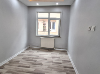 Güngören Sanayi'de 3+1 Kat Mülkiyetli 110 m2 İçi Yapılı Tek Daireli Dubleks