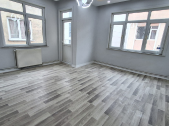 Güngören Sanayi'de 3+1 Kat Mülkiyetli 110 m2 İçi Yapılı Tek Daireli Dubleks