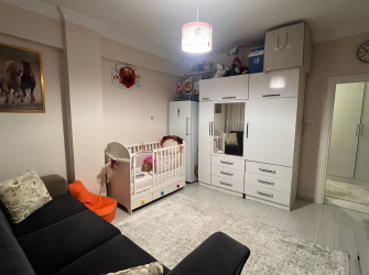 Güngören Güneştepe'de 4,Kat E.Banyolu 2+1İçi Yapılı 90 m2 Balkonlu 