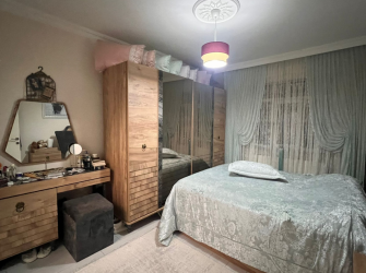 Güngören Güneştepe'de 4,Kat E.Banyolu 2+1İçi Yapılı 90 m2 Balkonlu 