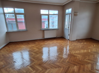 Güngören'de Tek Daireli 4,Kat Arsa Tapulu 2+1 Çift Balkonlu 90 m2 Boş