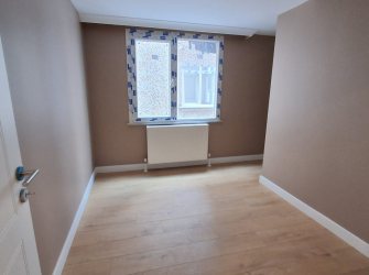 Bahçelievler Camlıkahve'de 3,Kat E. Banyolu 2+1 Köşe 85 m2 Balkonlu