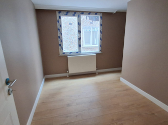 Bahçelievler Camlıkahve'de 3,Kat E. Banyolu 2+1 Köşe 85 m2 Balkonlu