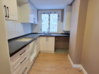 Bahçelievler Camlıkahve'de 3,Kat E. Banyolu 2+1 Köşe 85 m2 Balkonlu