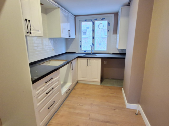 Bahçelievler Camlıkahve'de 3+1 Sıfır Asansörlü 130 m2 E.Banyolu Dubleks 