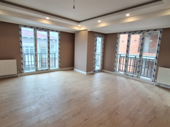 Bahçelievler Camlıkahve'de 3,Kat E. Banyolu 2+1 Köşe 85 m2 Balkonlu