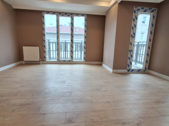 Bahçelievler Camlıkahve'de 3,Kat E. Banyolu 2+1 Köşe 85 m2 Balkonlu