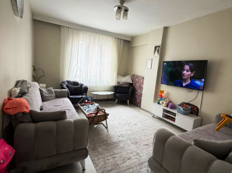 Güngören'de KENTSEL İÇİN ANLAŞILMIŞ 2,Kat Ön Cephe 2+1 