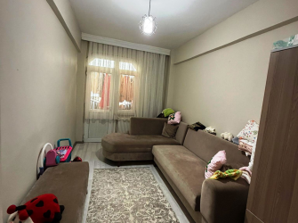 Güngören'de KENTSEL İÇİN ANLAŞILMIŞ 2,Kat Ön Cephe 2+1 