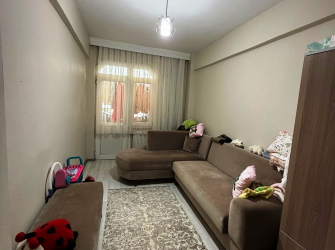 Güngören'de KENTSEL İÇİN ANLAŞILMIŞ 2,Kat Ön Cephe 2+1 