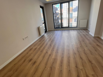 Güngören'de Tramvaya Yakın 2,Kat Sıfır 2+1 Asansörlü 85 m2 Ön Cephe