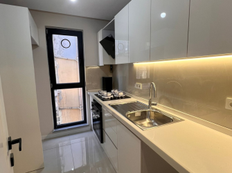 Güngören'de Tramvaya Yakın 2,Kat Sıfır 2+1 Asansörlü 85 m2 Ön Cephe