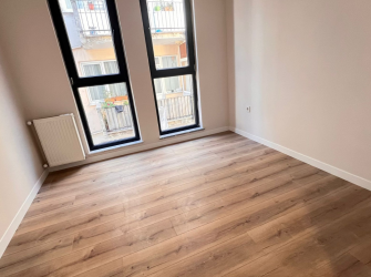 Güngören'de Tramvaya Yakın 2,Kat Sıfır 2+1 Asansörlü 85 m2 Ön Cephe