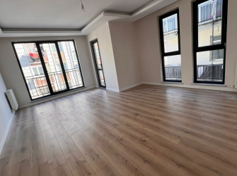 Güngören'de Tramvaya Yakın 2,Kat Sıfır 2+1 Asansörlü 85 m2 Ön Cephe