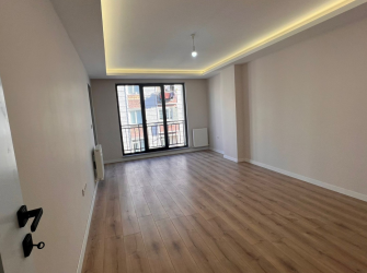 Güngören'de Tramvaya Yakın 2,Kat Sıfır 2+1 Asansörlü 85 m2 Ön Cephe