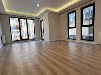 Güngören'de Tramvaya Yakın 2,Kat Sıfır 2+1 Asansörlü 85 m2 Ön Cephe