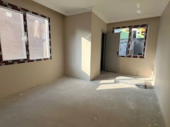 Bahçelievler'de Yıldıztepe Metroya Yakın 1, Kat E. Banyolu 3+1 Tek Daireli  122 m2 