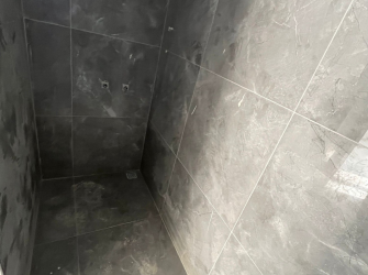 Bahçelievler'de Yıldıztepe Metroya Yakın 1, Kat E. Banyolu 3+1 Tek Daireli  122 m2 