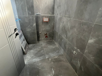 Bahçelievler'de Yıldıztepe Metroya Yakın 1, Kat E. Banyolu 3+1 Tek Daireli  122 m2 