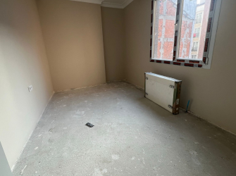 Bahçelievler'de Yıldıztepe Metroya Yakın 1, Kat E. Banyolu 3+1 Tek Daireli  122 m2 