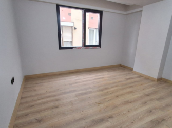 Bahçelievler Camlıkahve'de 3,Kat Ön Cephe 2+1 Sıfır Asansörlü 85 m2