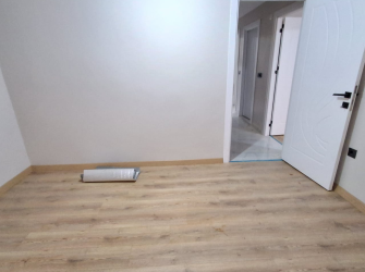 Bahçelievler Camlıkahve'de 3,Kat Ön Cephe 2+1 Sıfır Asansörlü 85 m2